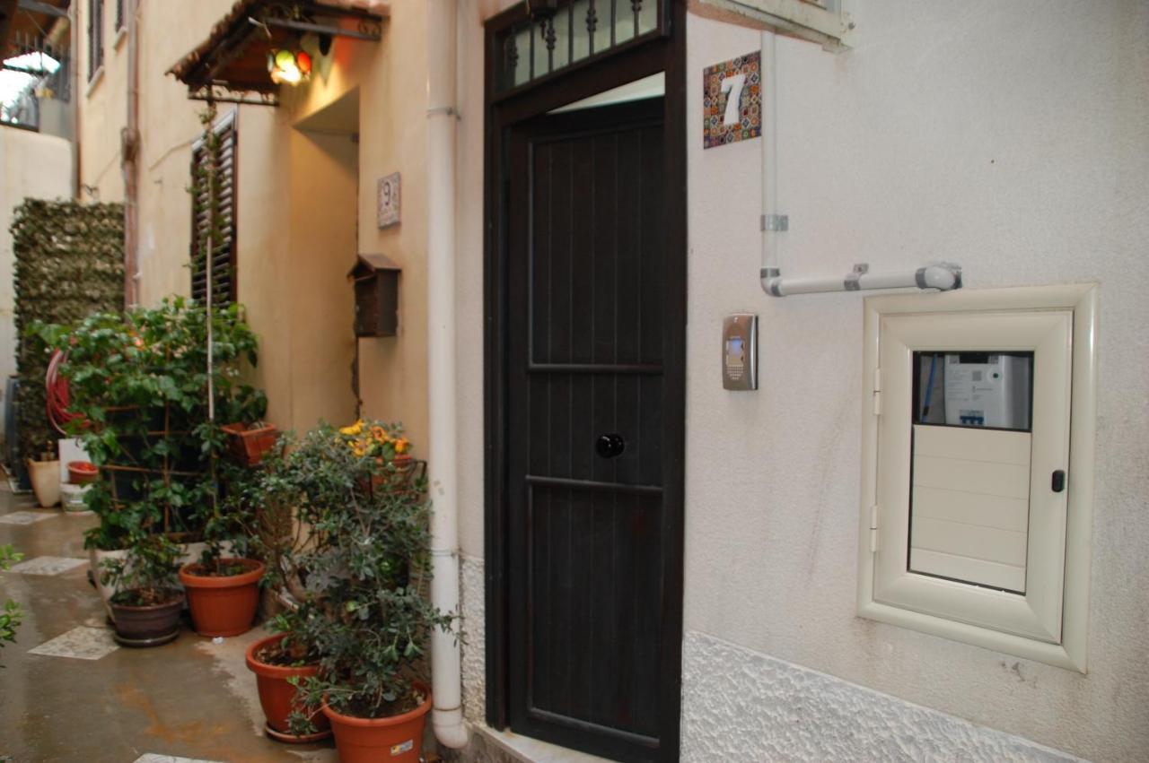 Casa Vacanze Antico Cortile Delle Palme Villa Villagrazia Di Carini Kültér fotó
